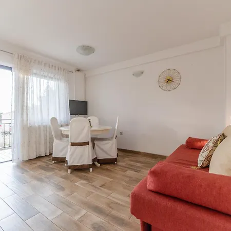 Bubi Apartament *